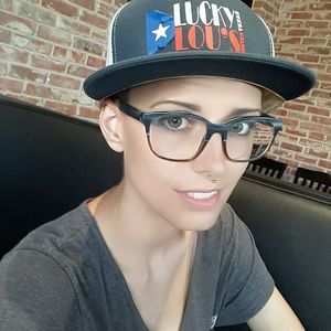 Meet your Posher, Trisha lee